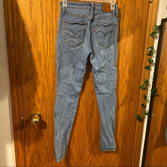 Levi’s Skinny Jeans - Picture 2 of 5